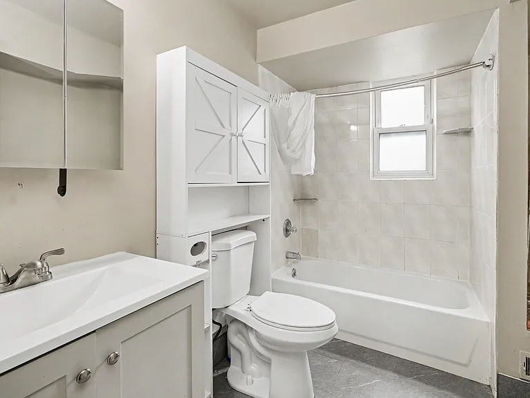 8523 Republic Ave — Photo 10