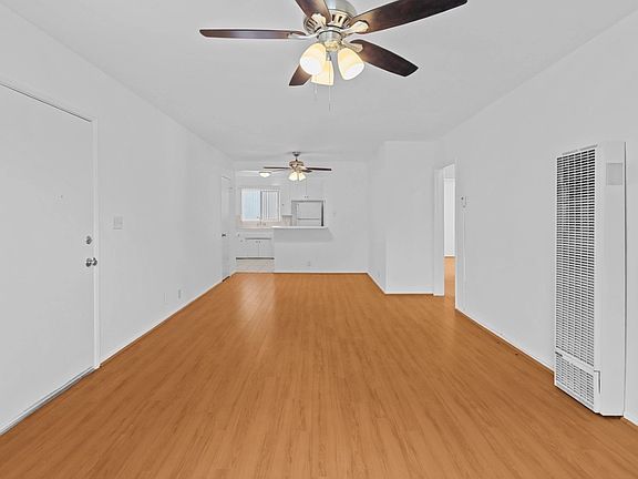 5th image of 947 7th St APT 6