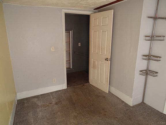 20th image of 665 Dennis St