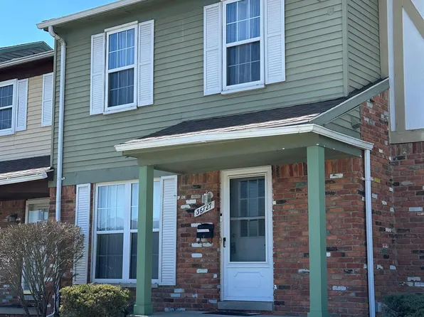 36727 Park Place Dr, Sterling Heights, MI 48310