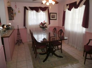 73 Wilson St, Garden City, NY 11530
