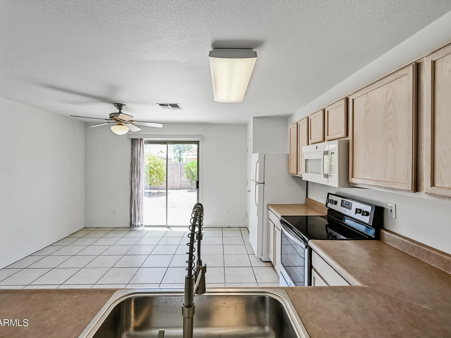 3 bed, 2.0 bath, 1590 sqft, $1,995 — Photo 4