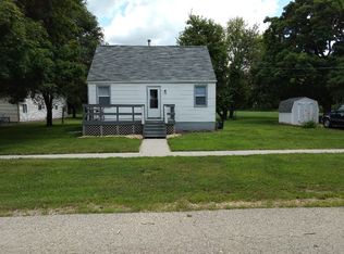 317 N Sycamore St, Franklin Grove, IL 61031