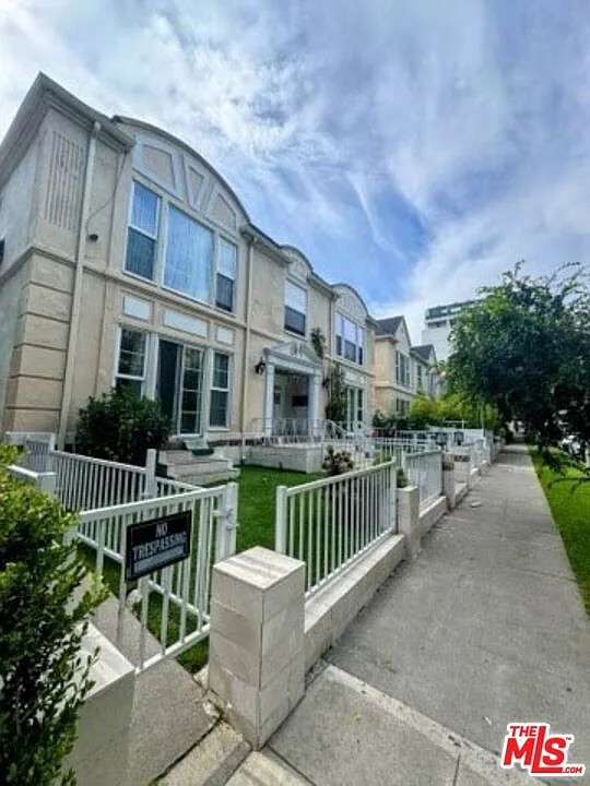 133 S Crescent Dr #5