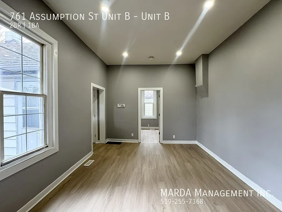 Building Photo - 761 Assumption St #B