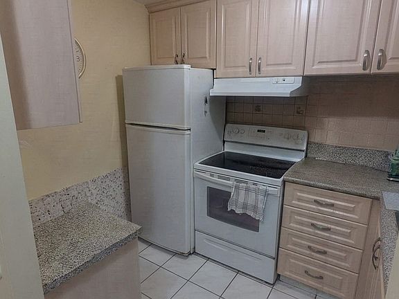 5th image of 3050 Ellesmere Rd #1003