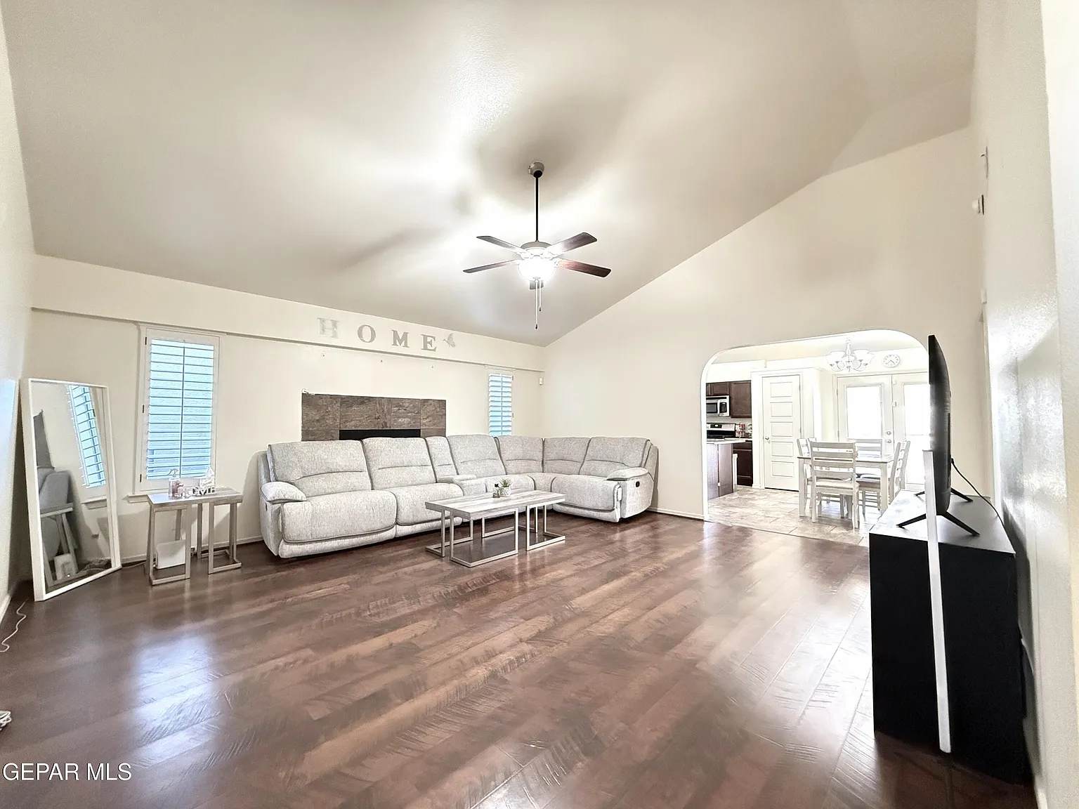 4 bed, 3.0 bath, 1498 sqft, $2,500 — Photo 4