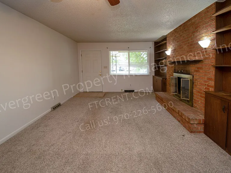 S-04 — Photo 8