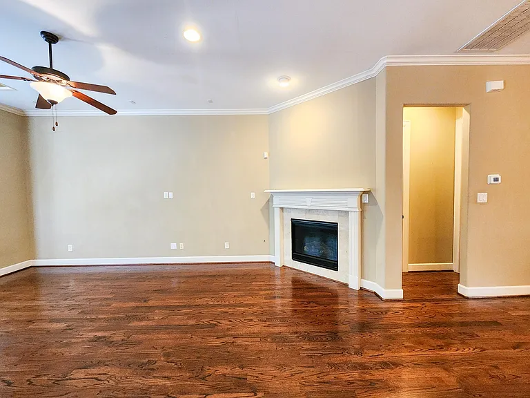 219 W 27th St #K — Photo 12