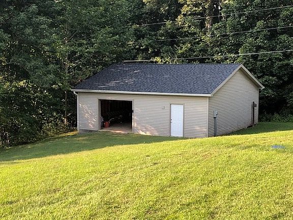 4th image of 516 Oakwood Dr