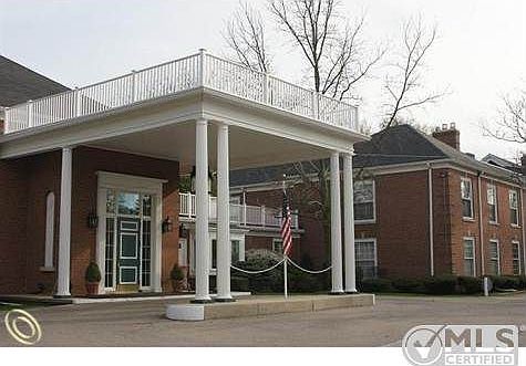 17111 E. Jefferson #23.jpg