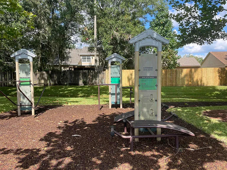 1012 Henson Ct — Photo 33