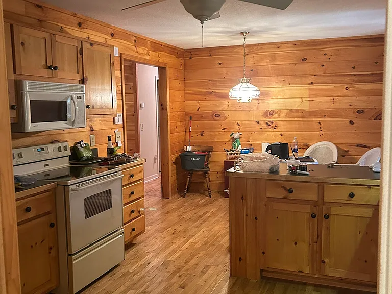 233 Wildwind Ln — Photo 10