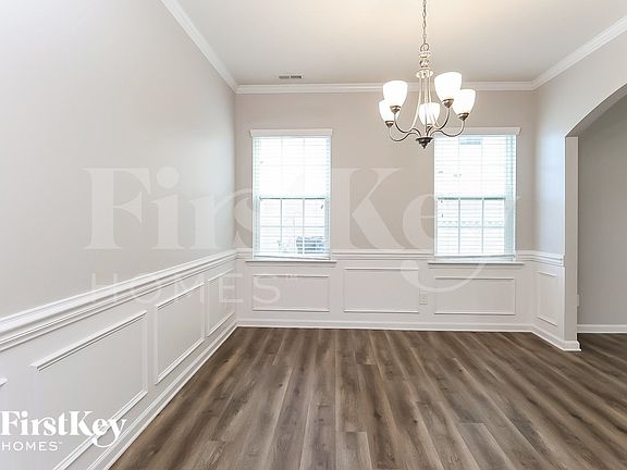 5th image of 112 Eden Ave