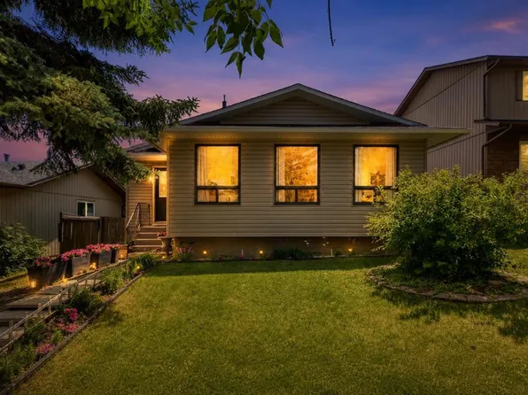 11 N Bedford Dr NE, Calgary, AB T3K 1L2