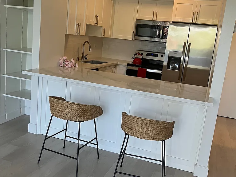 969 Hilgard Ave #409 — Photo 8