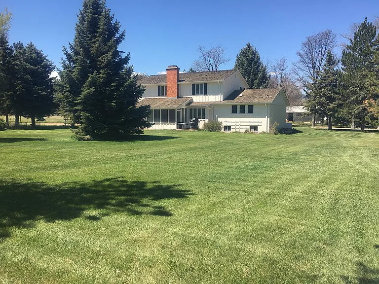 516 Country Ln — Photo 36