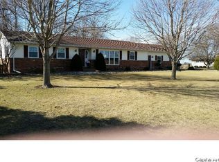 601 N Main St, Reynolds, IL 61279