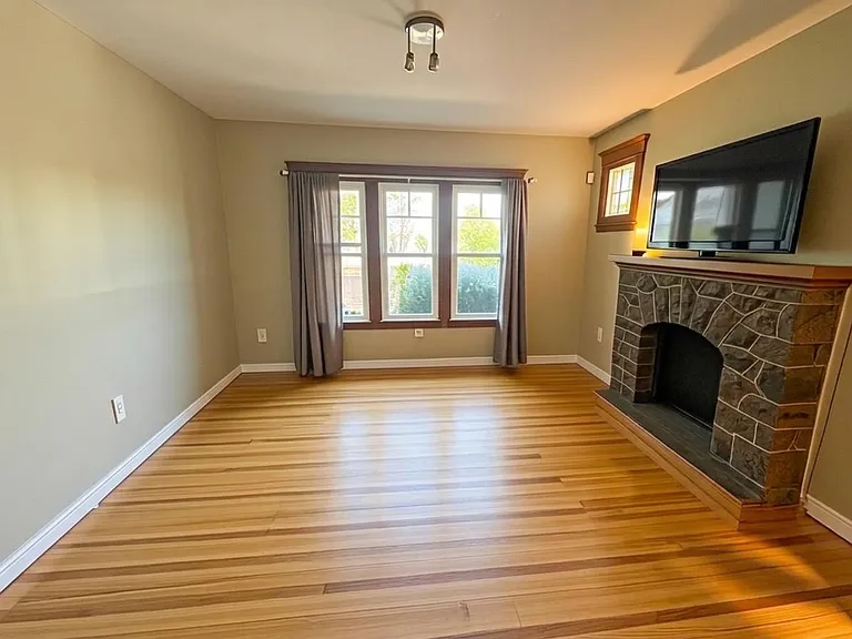 70 Belview Ave #2 — Photo 4