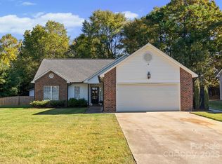 611 Emerson Dr, Mooresville, NC 28115