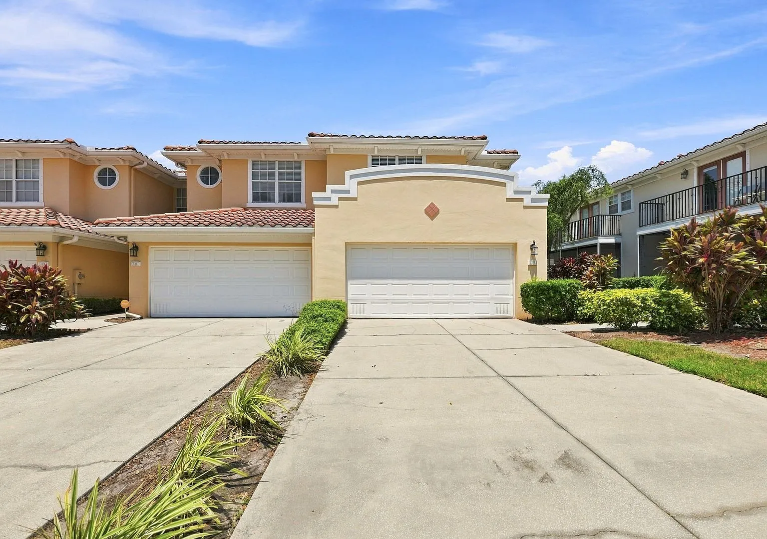 St. Pete Corner-Unit Townhome With Pond Views! — Photo 1