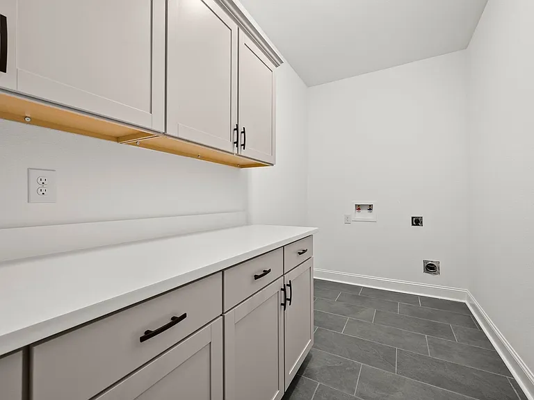 38405 Parliament Dr — Photo 19