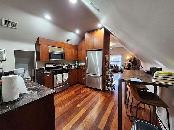 5th image of 1623 N Hermitage Ave APT 2