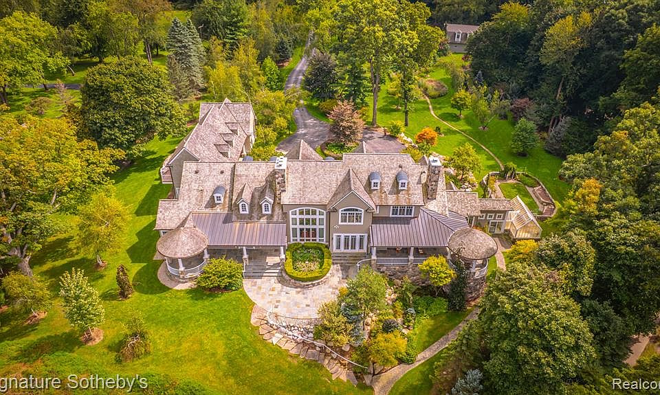 214 Gallogly Rd, Lake Angelus, MI 48326 MLS 20230078050 Zillow