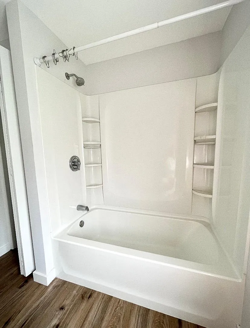 3 bed, 1100 sqft, $1,200 — Photo 3