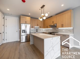 2354 W Polk St #302, Chicago, IL 60612