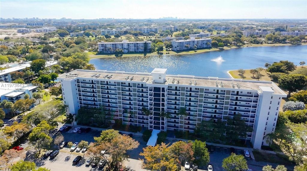 2900 N Course Dr APT 804, Pompano Beach