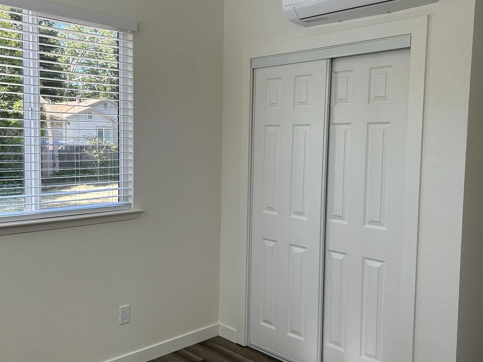 5228 Marconi Avenue - 5230 — Photo 4