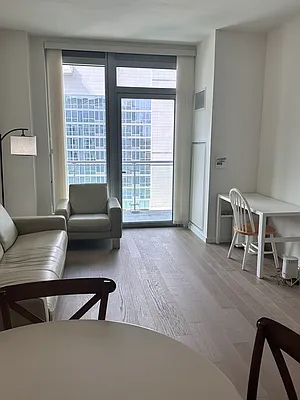 Rented by Prospes Real Estate Corp | media 17