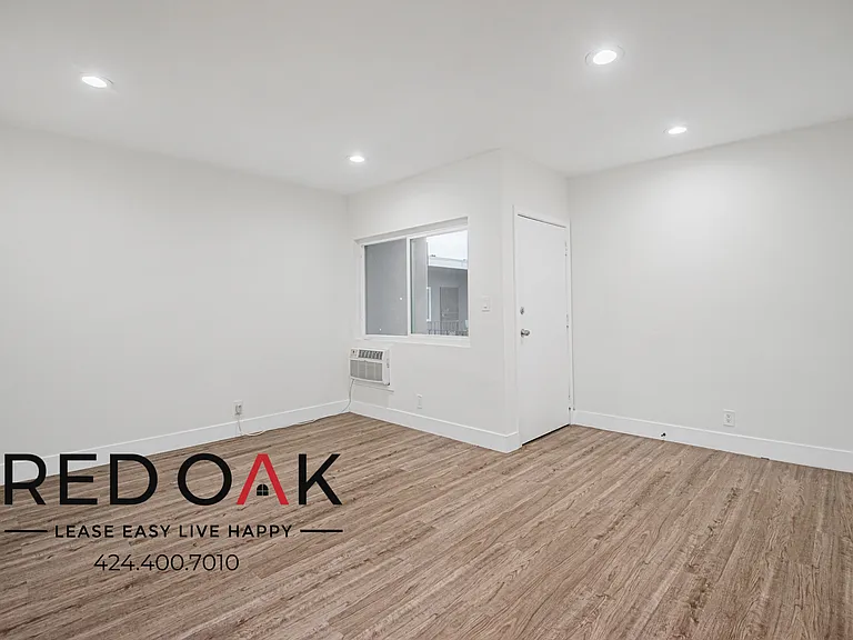 4070 Venice Blvd #9 — Photo 6