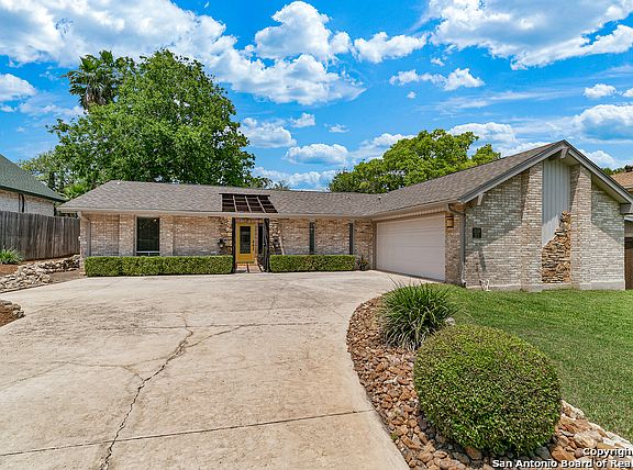 3rd image of 3135 Colony Dr
