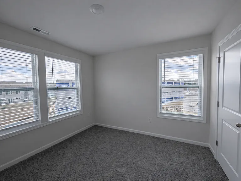 381 Creekview Rd — Photo 18