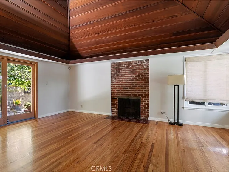 229 Glenullen Dr — Photo 6