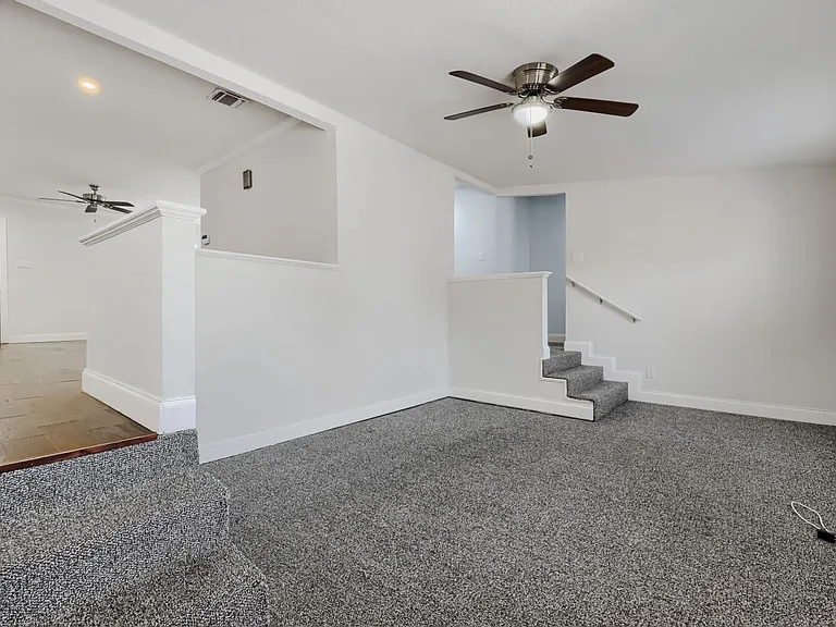 114 Conway Dr — Photo 9