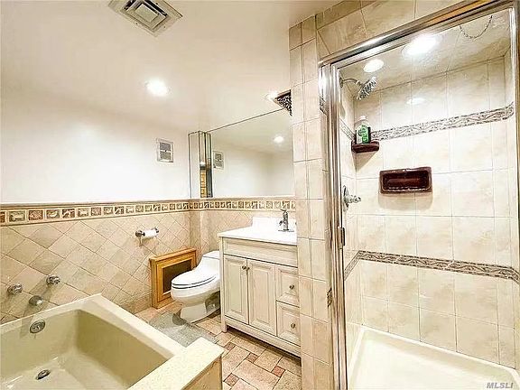 5th image of 3353 172nd St