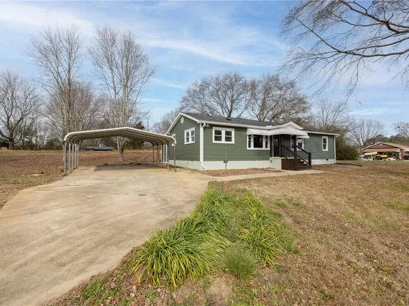 939 Sitton Mill Rd, Seneca, SC 29678