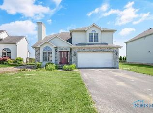 7195 Twin Lakes Rd, Perrysburg, OH 43551