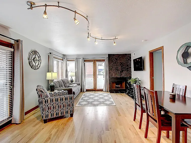 704 N Pearl St #209F — Photo 4
