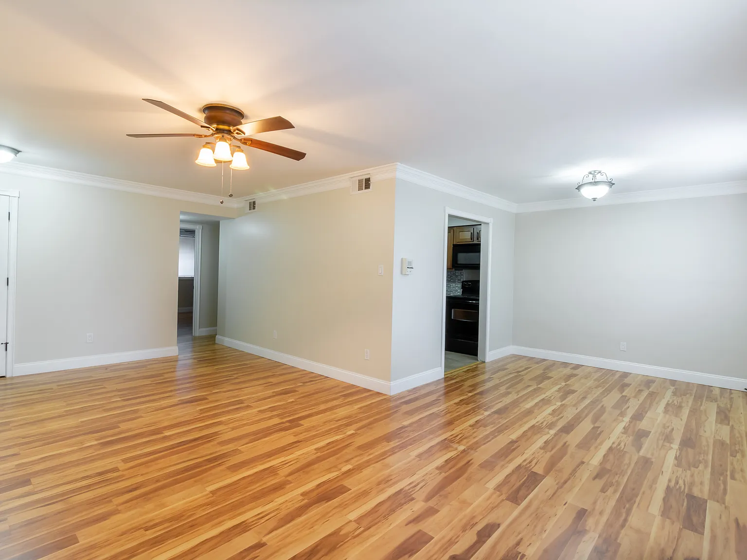 2 bed, 1100 sqft, $1,535 — Photo 4