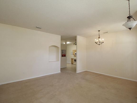 4th image of 885 Tavernier Cir NE