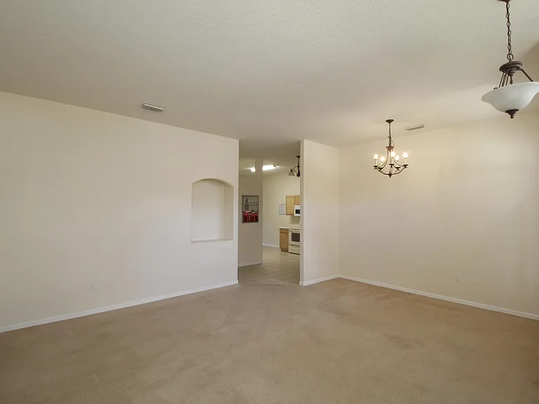 885 Tavernier Cir NE — Photo 4