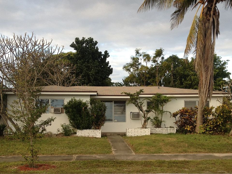 2nd image of 51 NW 189th St