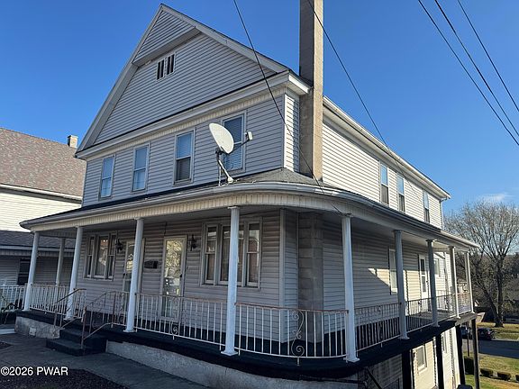 2nd image of 1020 Lincoln St