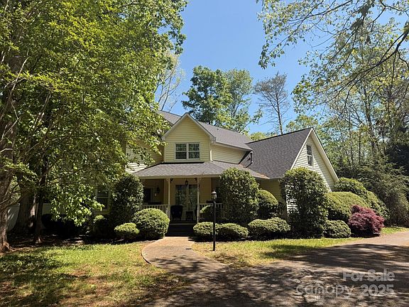 2nd image of 2835 Dav Ave