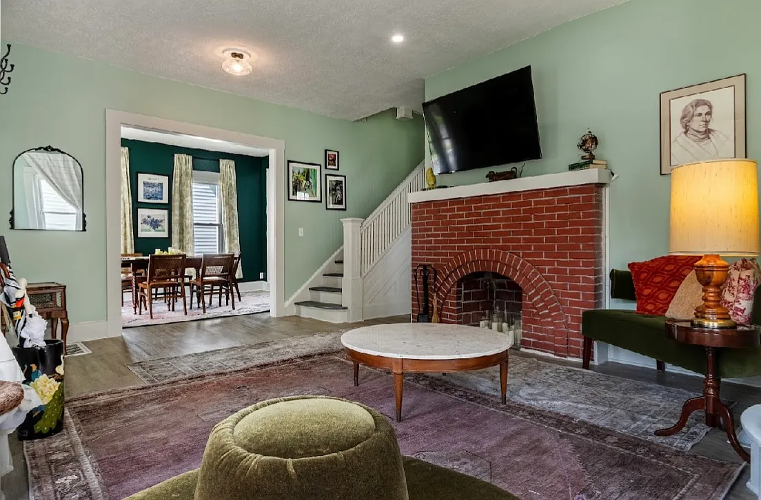 4 bed, 2356 sqft, $2,450 — Photo 1