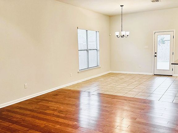 4th image of 1129 Eli Connor Dr